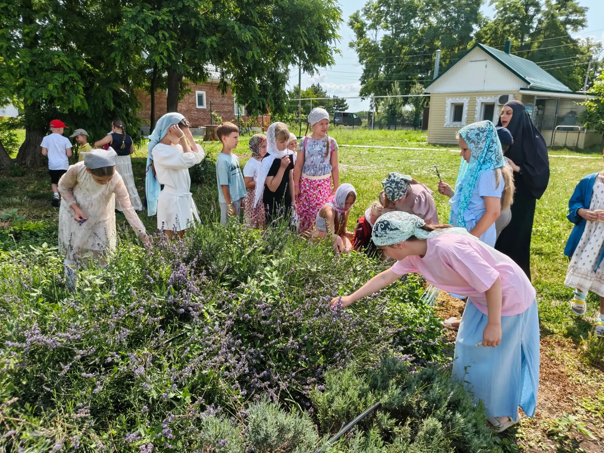 Юннаты в Марие-Магдалининском монастыре